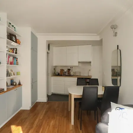 Apartment For 2 In The 14th District